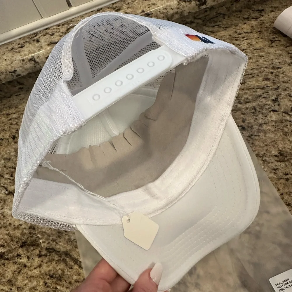 NWT Aviator Nation “Pray For Snow” Trucker Hat